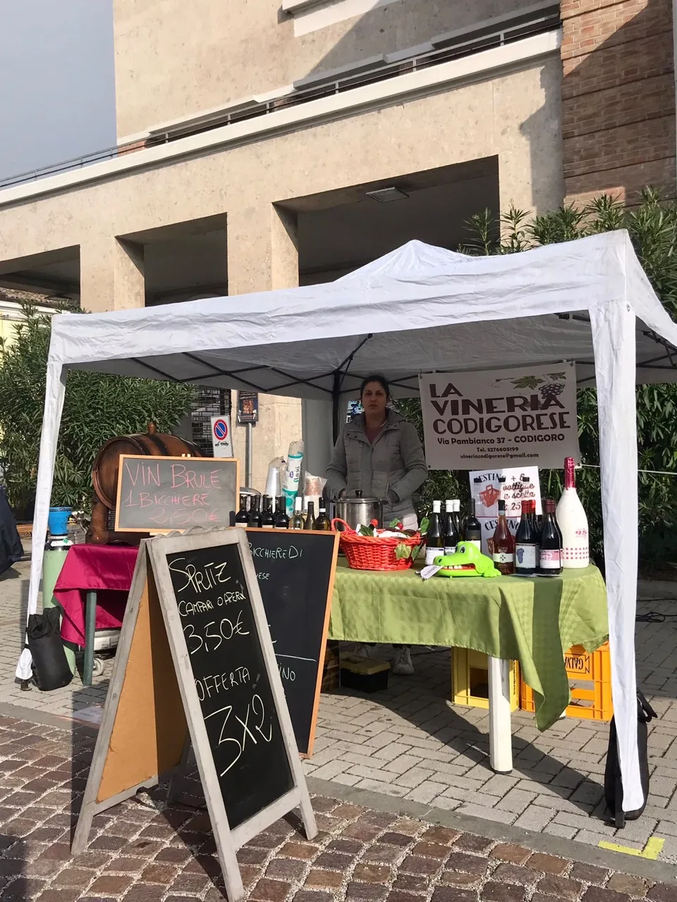 La Vineria Codigorese presente a un mercato locale